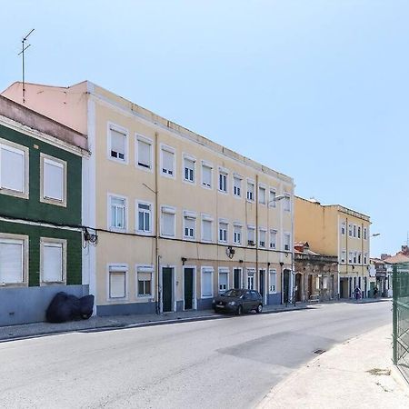 Vita Portucale ! Bright Campo Ourique W/ Terrace Lisboa Eksteriør billede